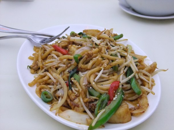 Udon noodles with seafood