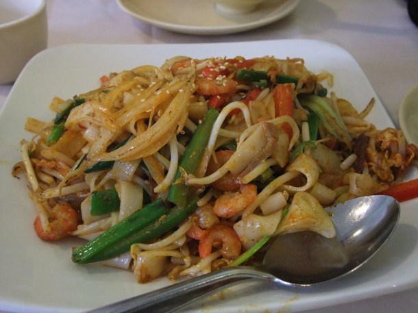 Singaporean ho fun stir fried noodles at Harbour City