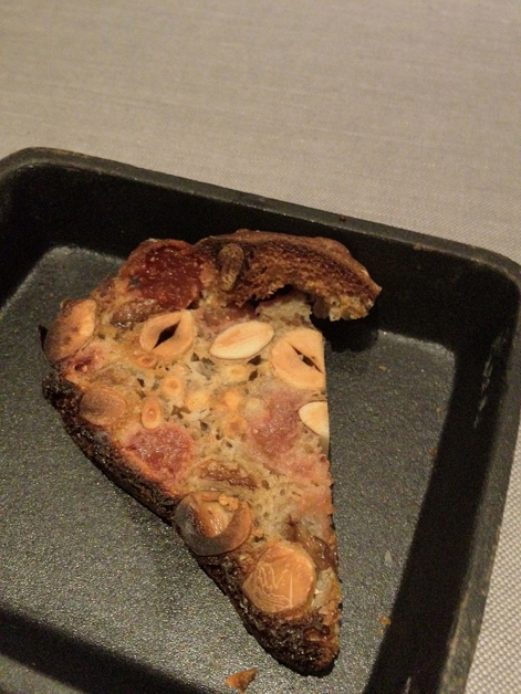 apricot and nut bread accompanying the cheese at saüc