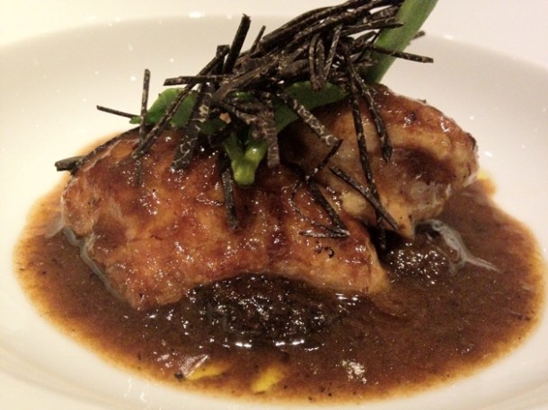 duck in mushroom sauce at saüc