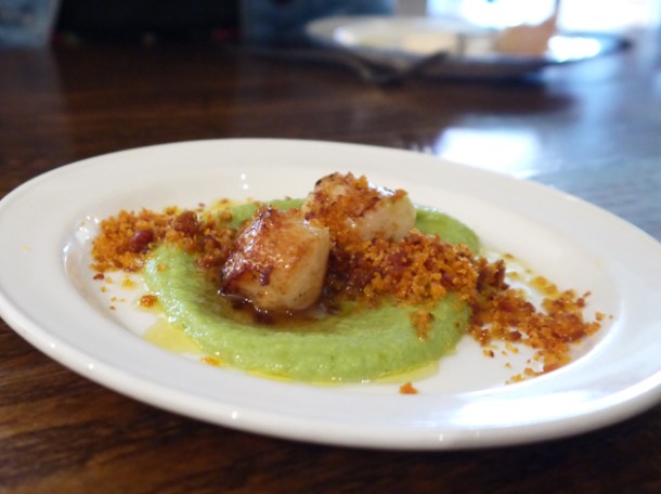 scallops, pea puree and chorizo breadcrumbs at copita