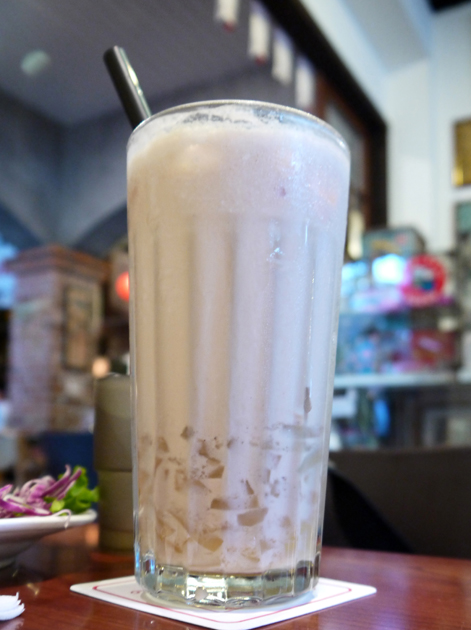 coconut iced tea at taiwan new paradise banana