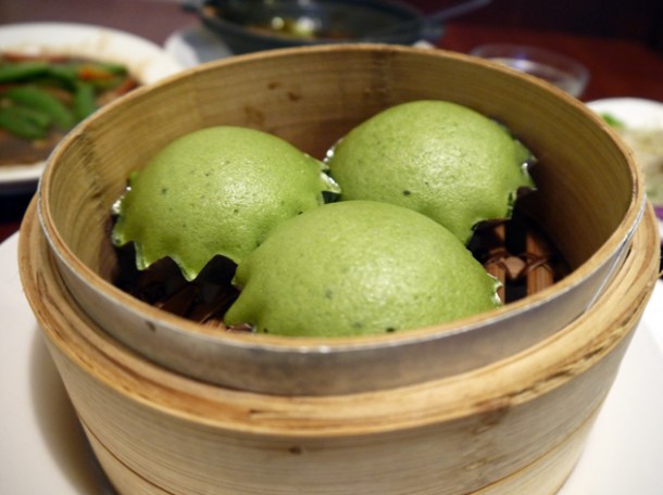 steamed green tea cakes at taiwan new paradise banana