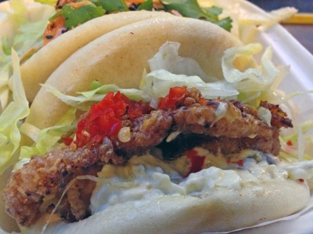 chicken gua bao from yum bun