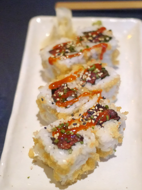 spicy tuna maki rolls at kurobuta