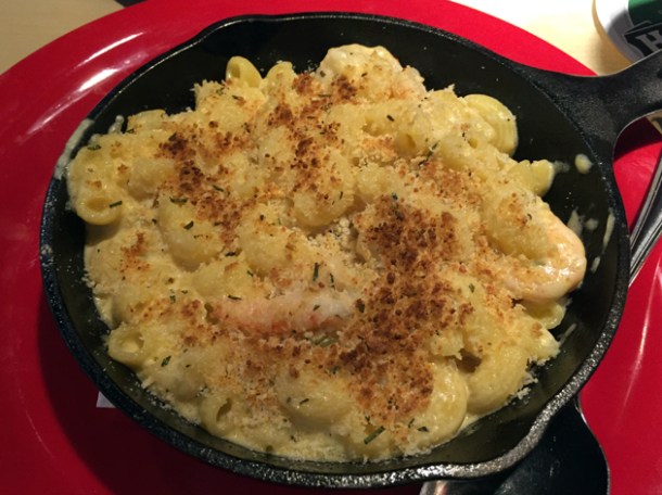 shrimp mac and cheese at bubba gump
