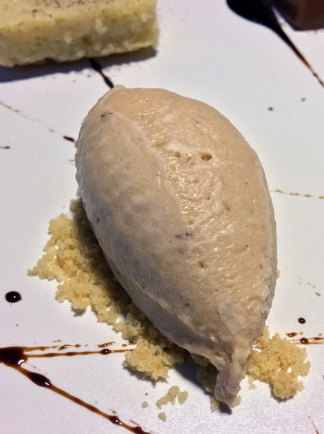 ice cream at nudo negro