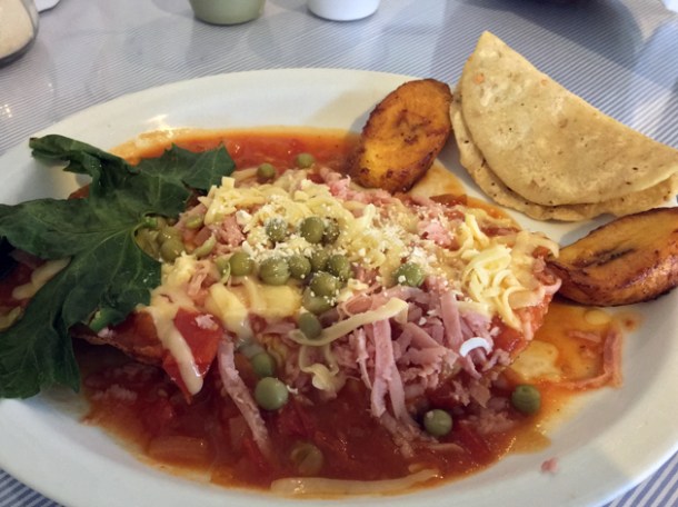 huevos motulenos at la chaya maya