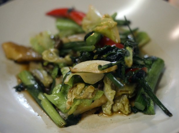 stir fried vegetables at som saa commercial street