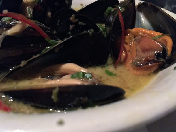 mussels green curry at farang highbury