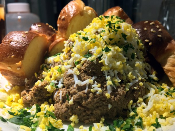 chopped liver at monty's deli