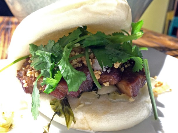 gua bao at old tree daiwan bee