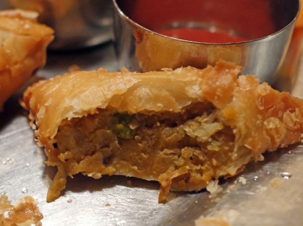 samosas at diwana bhel poori