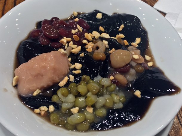taiwanese herbal jelly with mixed beans, taro and pearls at old tree daiwan bee