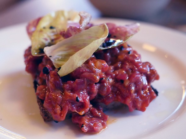 beef tartar at brat