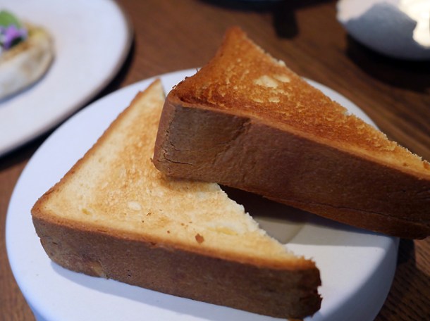 brioche accompanying the chicken parfait at hide ground