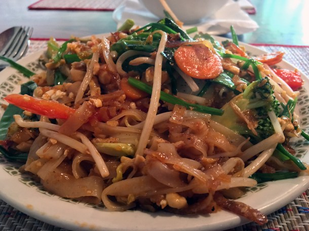 vegetable pad thai at singburi