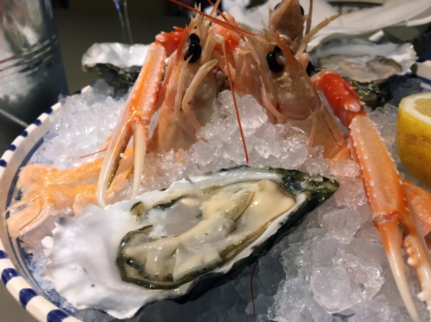 illustrative photo of the oysters and raw langoustines at Pescheria Assunta
