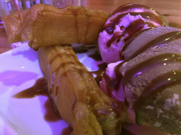 illustrative photo of the fried dough sticks with ice cream at Wau