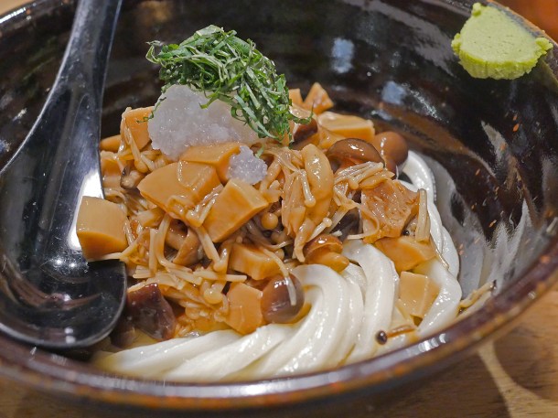 illustrative photo of the cold udon with mushrooms at Koya City