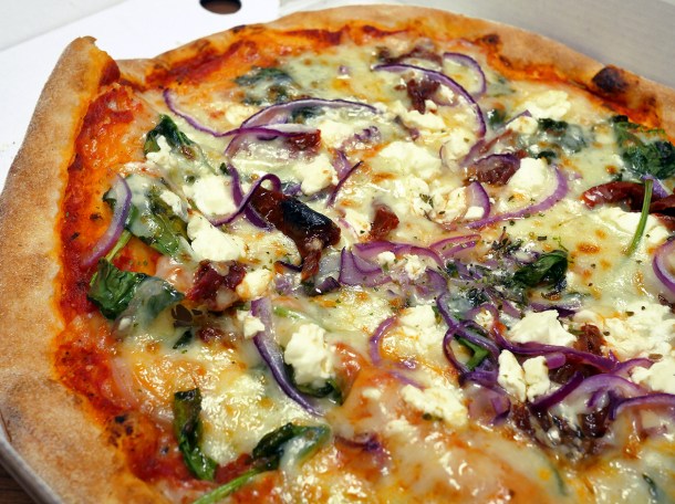 illustrative photo of the California pizza from Forno Lambeth