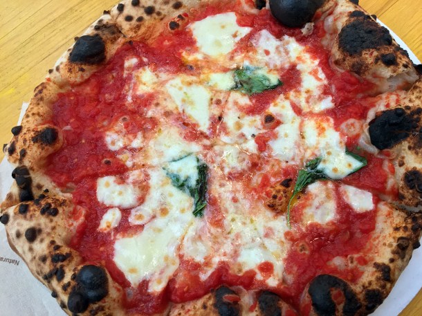 illustrative photo of the margherita from Fresco at Mercato Metropolitano