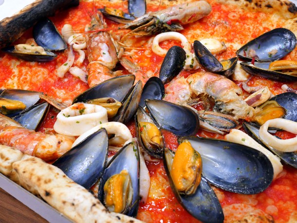 illustrative photo of the pescatora pizza from L'Antica Pizzeria da Michele Soho
