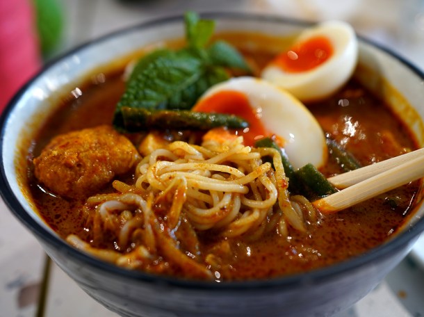 illustrative photo of the signature curry laksa at Sambal Shiok