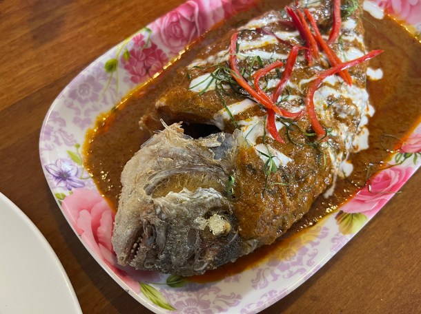 illustrative photo of the crispy sea bream at Speedboat Bar Notting Hill