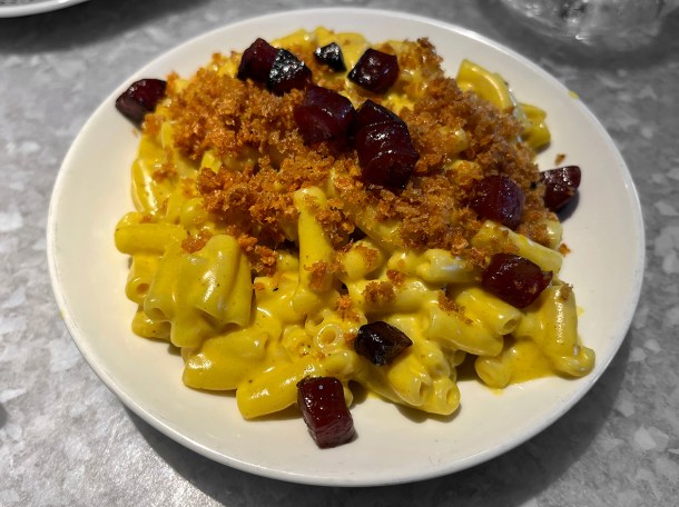 illustrative photo of the lap cheong mac and cheese at Hon's BBQ